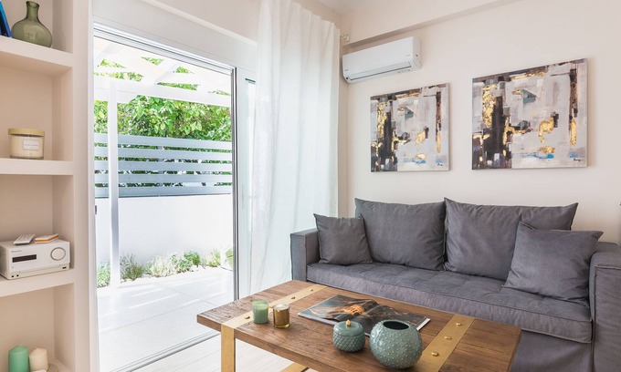 Athens City Centre Apartment | BeAthenian–Stylish apt with private terrace