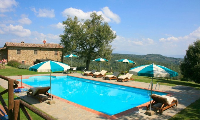 Civitella in Val di Chiana Villa | Beautiful private villa for 8 guests with WIFI, private pool, TV and pets allowed, close to Arezzo