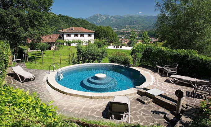 Castelnuovo di Garfagnana Villa | Beautiful private villa for 6 people with WIFI, private pool, TV, patio, panoramic view and park.