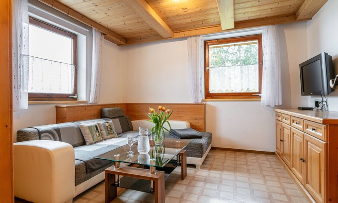Hopfgarten im Brixental Apartment | Beautiful apartment with garden terrace