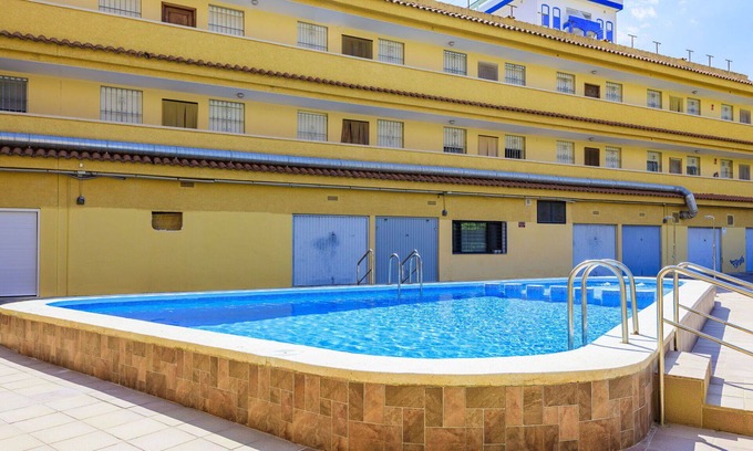 Oropesa del Mar Apartment | Beautiful apartment for 4 guests with WIFI, A/C, pool, TV, terrace and pets allowed