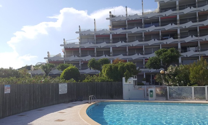 Villeneuve-les-Avignon Apartment | Beautiful T2 cab GRANDE MOTTE Sunset Res Du Soleil