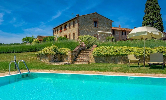 Castelnuovo Berardenga Villa | Beautiful villa for 6 people with pool, WIFI, TV, terrace, pets allowed and parking