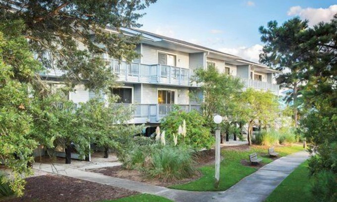 New Bern Apartment | Beautiful 1 bedroom unit at resort, sleeps 6