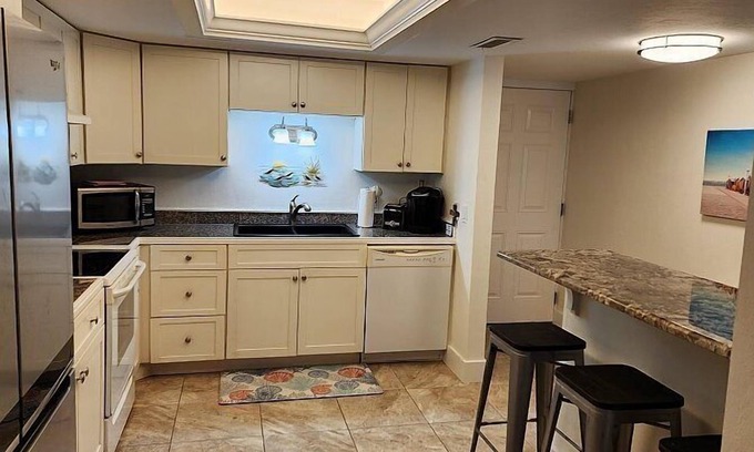 South Island Condo | Beautiful 10TH Floor, Gulf-front Condo at Island Winds PERFECT FOR FAMILIES!.