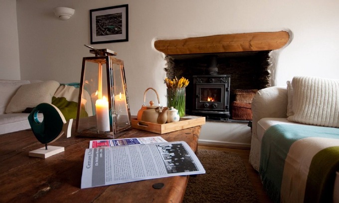 Cemaes Bay Cottage | Beautiful 19th Century Seaside Cottage with hot tub and river views
