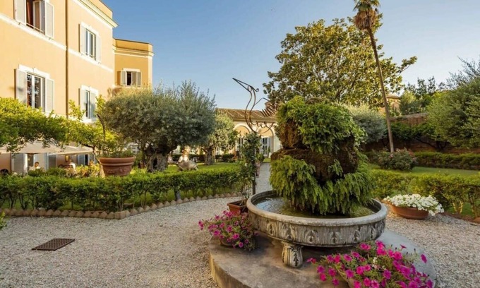 Ripa Apartment | Beautiful 1BR Suite Close Palazzo Venezia at Rome