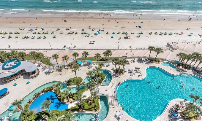 Daytona Beach Condo | Beautiful 2 Bedroom Ocean Front Condo - 8th Floor - Sleeps 10 - Ocean Walk