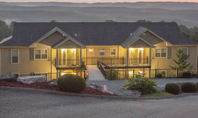 Branson West Apartment | Beautiful 2 bedroom unit at resort, sleeps 8