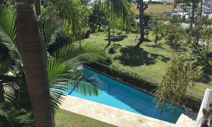 Airlie Beach Apartment | Beautiful 2 Bedroom Apartment just a 5 minute walk to the Port of Airlie,.