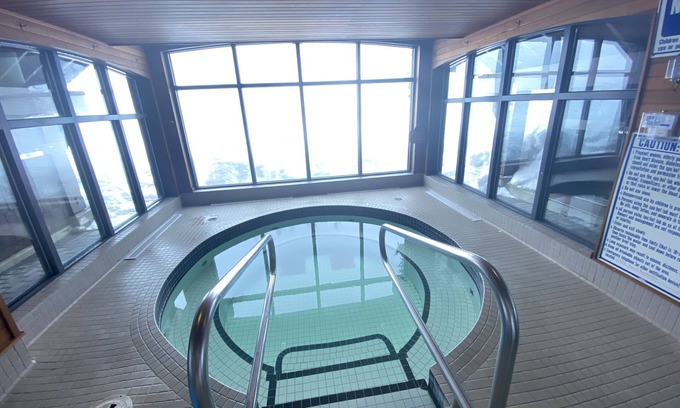 Courtenay Condo | Beautiful 2 bedroom suite @Mt Washington