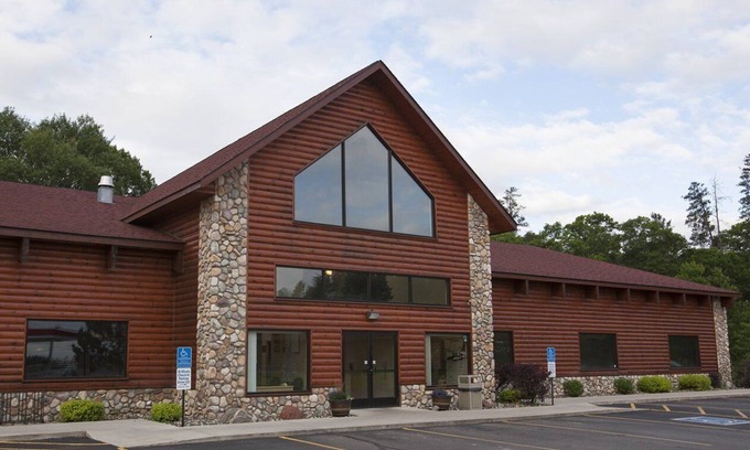 Breezy Point Apartment | Beautiful 2 bedroom unit at resort, sleeps 6