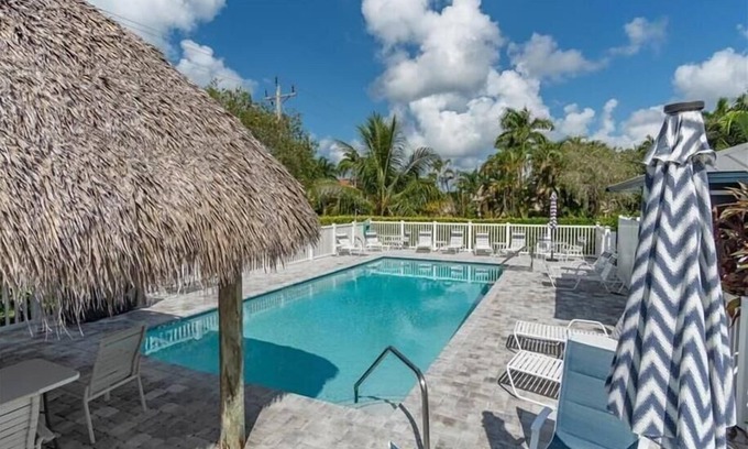Marco Island House | Beautiful 2 bedroom Condo! Owners require a 3 month rental Jan- March.