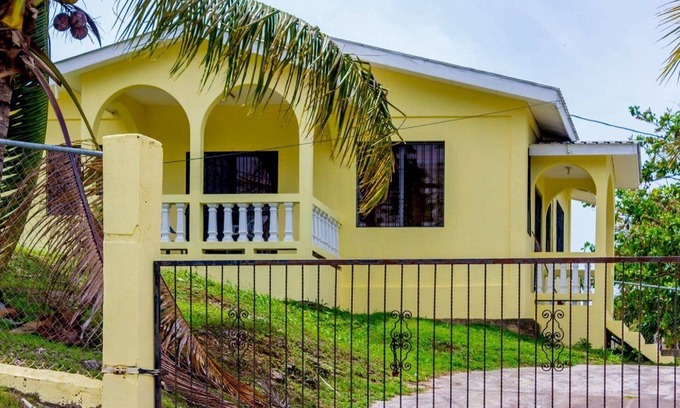 Santa Elena House | Beautiful 2 Bedroom Home On Hilltop In Santa Elena Cayo, Belize