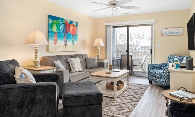 Heron Harbour Isle Condo | Beautiful 2 BR 2 BA Unit in the Popular Harbour Club Community!