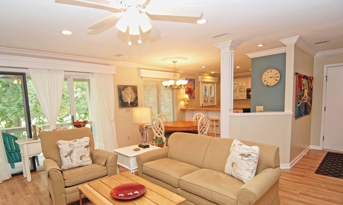 Seabrook Island House | Beautiful 2 BR Villa! Neighborhood Pool! Amenity Cards Included! Close to Beach!