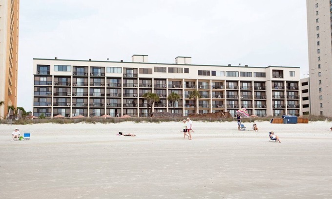 Ocean Drive Apartment | Beautiful 2 bedroom unit at resort, sleeps 6