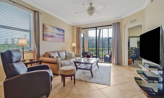Naples Condo | BEAUTIFUL 2BD 2BA + DEN CONDO, LAKE & PRESERVE VIEW - MARCH SPECIAL !