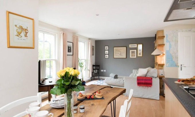 Hackney Central Apartment | Beautiful 2BR Flat in Hackney