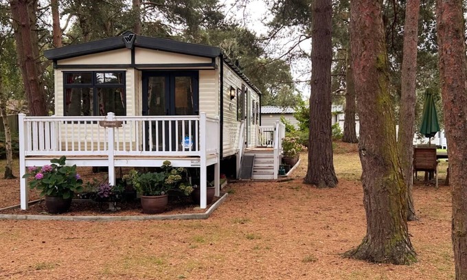 Belton Cabin | Beautiful 3-Bed selfcontained lodge Great Yarmouth