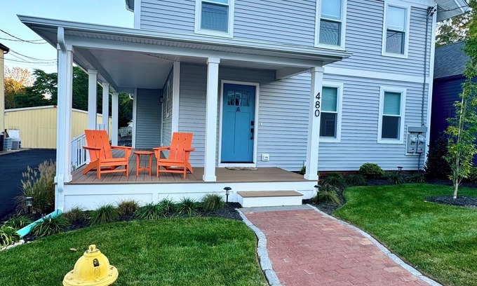 Wakefield-Peacedale Condo | Beautiful 3-bedroom, 2-bath condo located in downtown Wakefield!