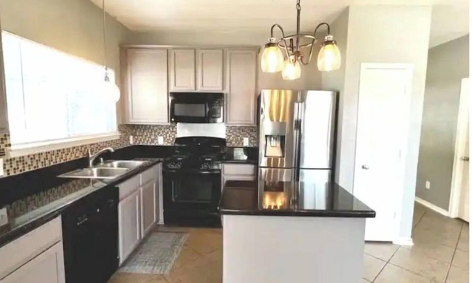 Lakeville House | *Beautiful 3-bedroom 2 story home great location.