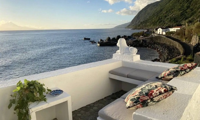 Santo Antao House | Beautiful 3 bedroom & 3 bathrooms House with Sea view in São Jorge, Açores