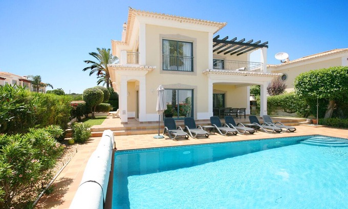 Porto de Mos House | Beautiful 3 Bedroom Villa w/Amazing Sea Views, Private Heated Pool, WiFi, AC