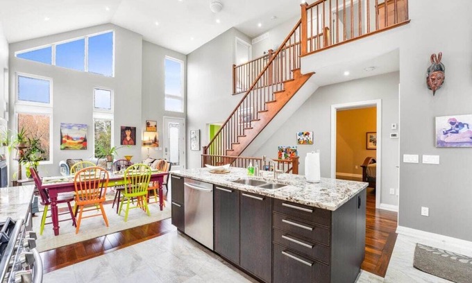 Historic Old Town House | Beautiful 3BR Old Town Home | Steps to Queen St!