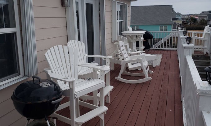 Surf City Cottage | Beautiful 4 bed 3 bath beach cottage with wonderful ocean views