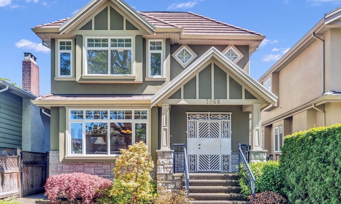 Marpole House | Beautiful 4 bedroom house with gourmet kitchen and A/C in Vancouver West Side.