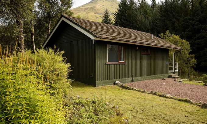 Crianlarich Apartment | Beautiful 4 star, 2 bedroom chalet with mountain views. A true Highland landscape all around