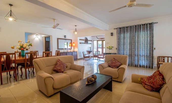 Rathmalana House | Beautiful 4BR+4BA Family Villa with Balcony & Garden