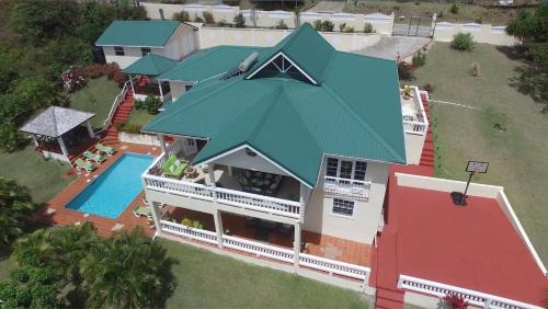 Cap Estate Villa | Beautiful 5-bed villa with views and pool - Decaj villa