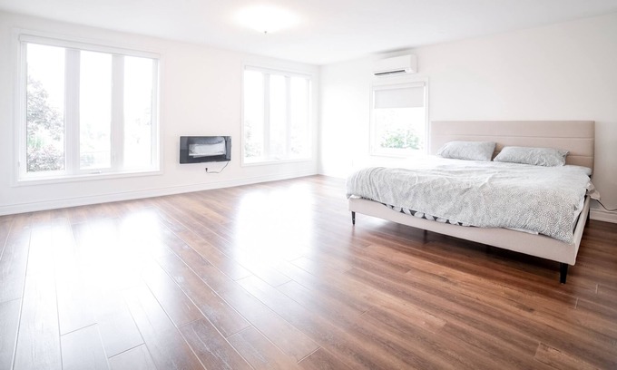 Richmond Hill Villa | Beautiful 5 Bedroom Villa, Modern Interior, surrounded by parks, trails& grocery