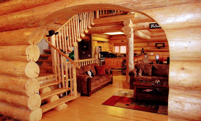 East Kootenay House | Beautiful 5 Bedroom Log Cabin