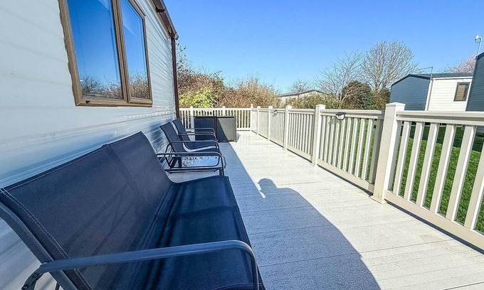 Hunstanton House | Beautiful 6 berth caravan for hire with huge decking at Manor Park ref 23142K