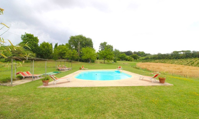 Foiano della Chiana Apartment | Beautiful apartment for 8 guests with pool, WIFI and pets allowed