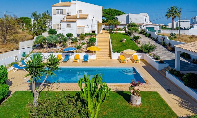 Olhos D'Agua Villa | Beautiful Algarve Holiday Villa, With Private Pool, Heated Pool(opcional), Wi-FI