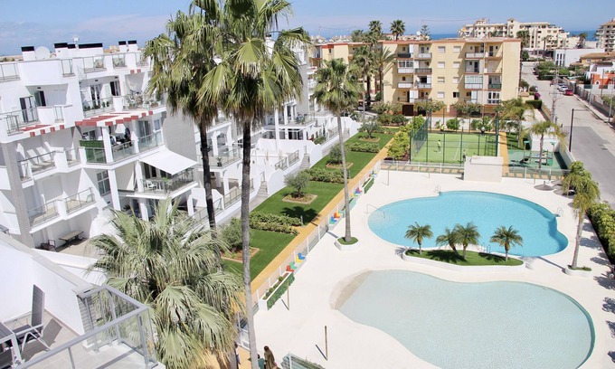 Denia Apartment | Beautiful and comfortable apartment in Denia, on the Costa Blanca, Spain with communal pool for 4 persons