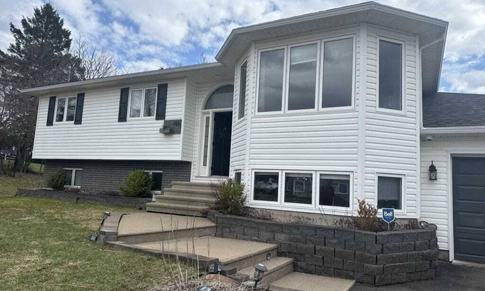 Dieppe House | Beautiful and peaceful house all inclusive near Airport in Dieppe, New Brunswick