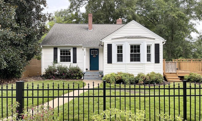 Anderson House | Beautiful and Relaxing 3 Bedroom Bungalow Home, Perfect for a Weekend Getaway