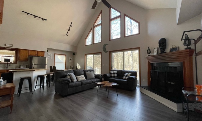 Bushkill Ski Chalet | Beautiful and Spacious Pocono Chalet near all 4 season activities!