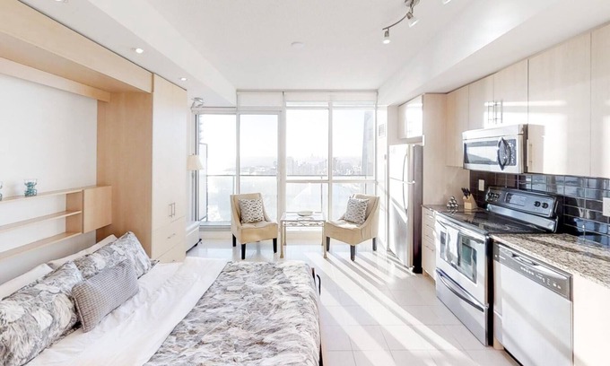 Downtown Toronto Apartment | Beautiful and Stylish Studio Condo in DT Toronto