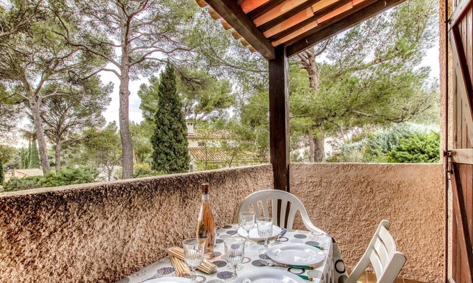 Les Lecques Apartment | Beautiful apartment for 4 people with WIFI, TV, terrace, pets allowed and parking
