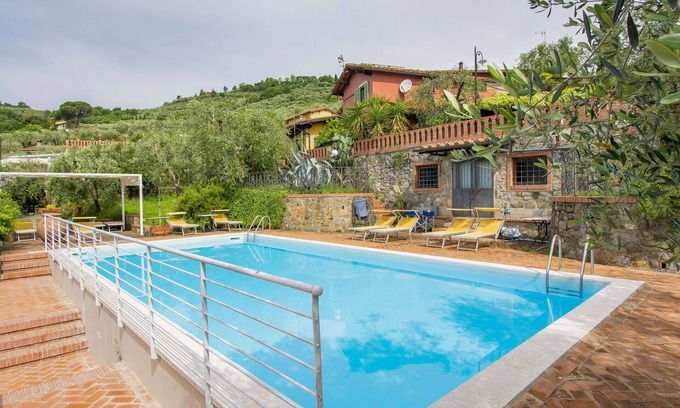 Pieve a Nievole Apartment | Beautiful apartment for 3 people with hot tub, pool, WIFI, TV, patio and pets allowed