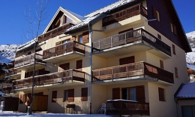 Saint-Sorlin-d'Arves Apartment | Beautiful apartment, 50 m from the slopes, for 6 people