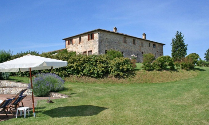 Monteroni d'Arbia Apartment | Beautiful apartment for 6 people with pool, WIFI, patio and panoramic view, close to Siena