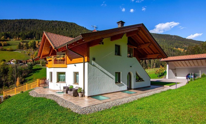 Sarentino Apartment | Beautiful apartment for 6 people with WIFI, TV, balcony and parking