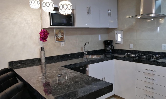 Del Valle Apartment | Beautiful Apartment. Central and Close to Shopping Centers and Markets.